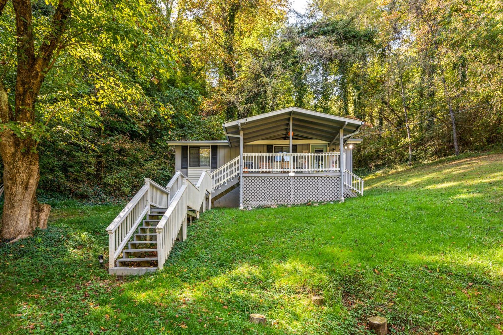 Cozy Cove * Sevierville